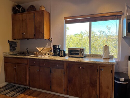 Mesquite Tree Studio - Serene and very Spacious and light.