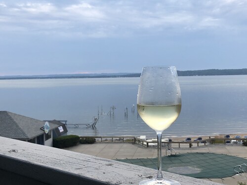 Spectacular sunset views overlooking the beach & east bay!  WINTER SPECIALS!!!