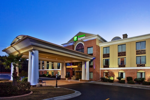 Holiday Inn Express Hinesville, an IHG Hotel