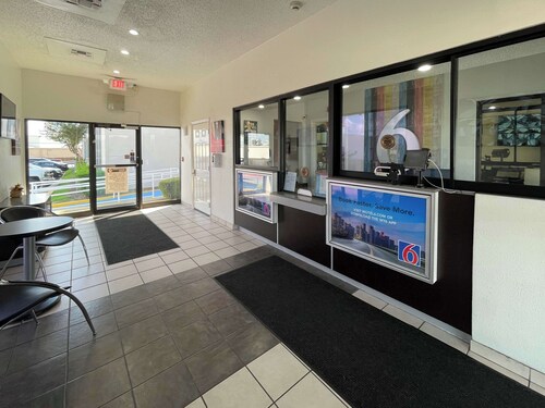 Motel 6 Duncanville, TX - Dallas