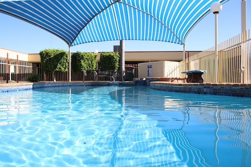 Macintyre Motor Inn