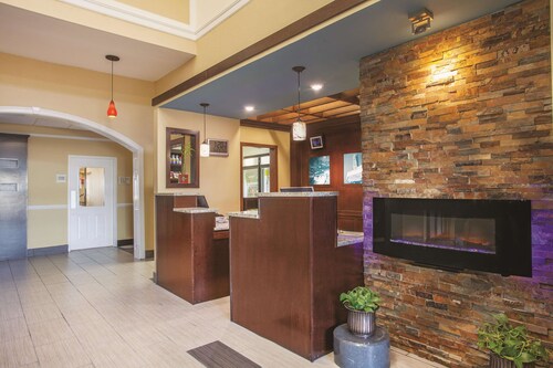 La Quinta Inn & Suites by Wyndham Elizabethtown