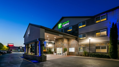 Holiday Inn Express & Suites Everett, an IHG Hotel