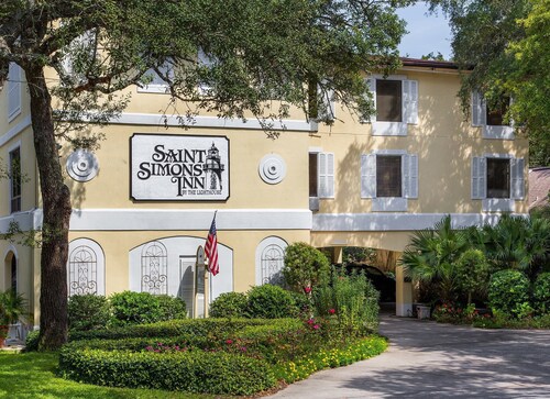 Saint Simons Inn by the Lighthouse