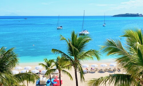 Holland House Beach Hotel