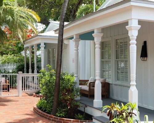 Lighthouse Hotel - Key West Historic Inns