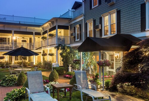 Chateau Inn and Suites