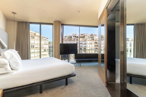B-Hotel
