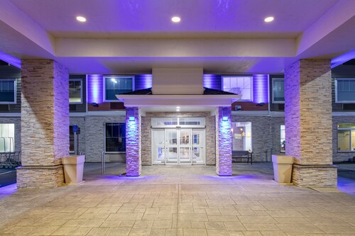 Holiday Inn Express Hotel & Suites Seaside-Convention Center by IHG