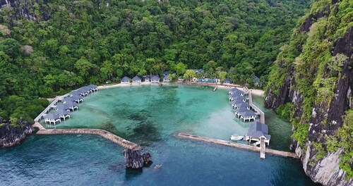 Lagen Island Resort