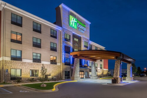 Holiday Inn Express Hotel & Suites Bismarck, an IHG Hotel