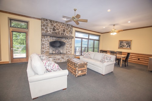Lake Chatuge Lodge