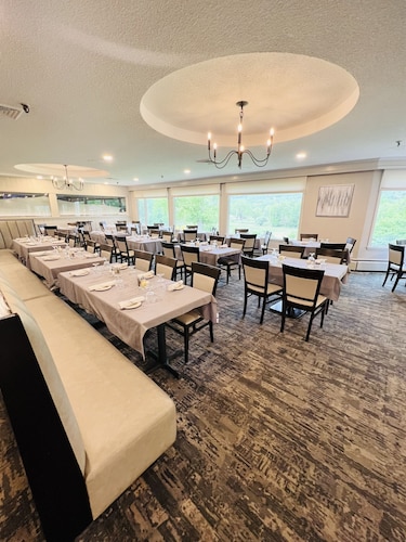 Town and Country Inn & Resort