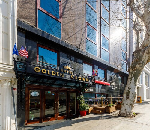 Hotel Golden Crown