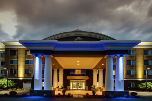 Holiday Inn Express Hotel & Suites Middleboro Raynham by IHG