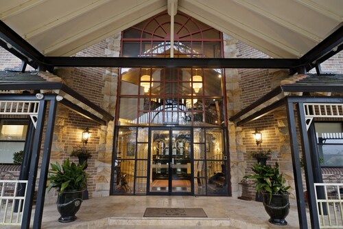 Echoes Boutique Hotel and Restaurant