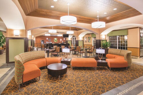 La Quinta Inn & Suites by Wyndham Bentonville