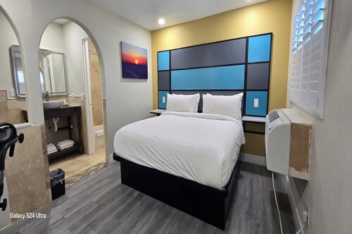 Hotel Avenida Victorville I 15