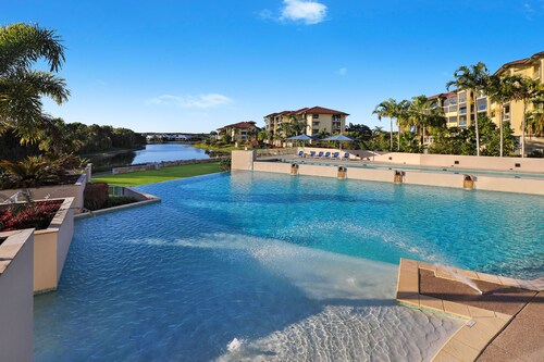 Pelican Waters Resort