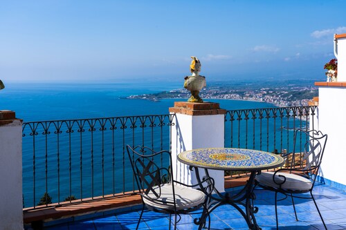 HOTEL VILLA CARLOTTA