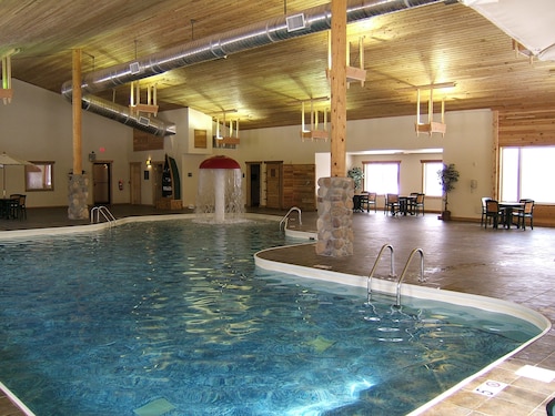 Holiday Inn Express Munising-Lakeview by IHG