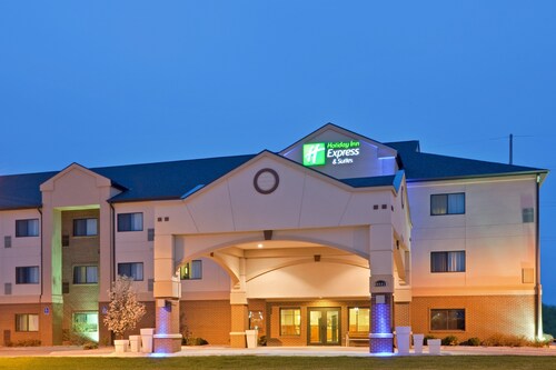 Holiday Inn Express & Suites South - Lincoln, an IHG Hotel