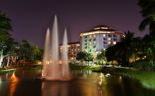 Radisson Blu Dhaka Water Garden