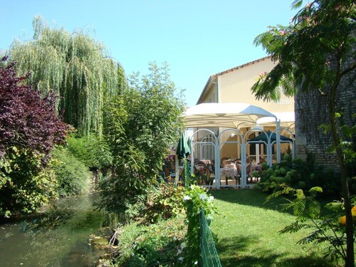 Logis Le Cheval Blanc et Clovis