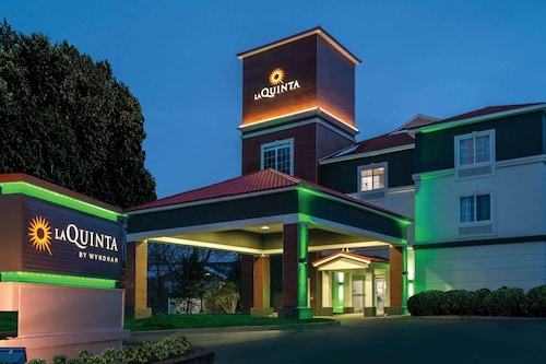 La Quinta Inn & Suites by Wyndham Latham Albany Airport