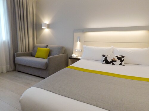 Holiday Inn Express Pamplona by IHG