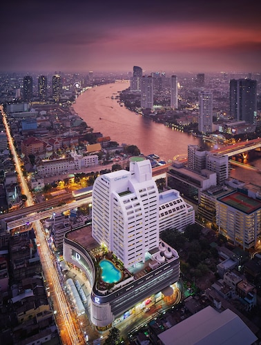 Centre Point Silom