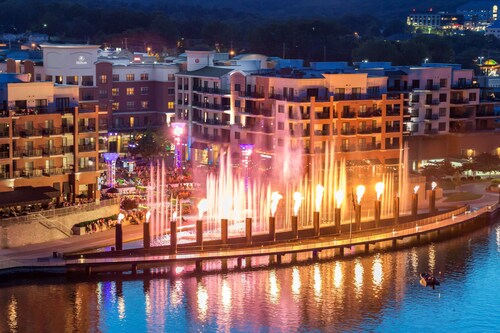 Hilton Promenade at Branson Landing