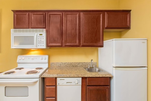 Hawthorn Extended Stay by Wyndham Corpus Christi Padre Is