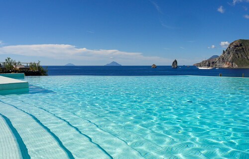 Therasia Resort Sea & Spa - The Leading Hotels of the World