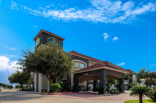 La Quinta Inn & Suites by Wyndham Mission at West McAllen