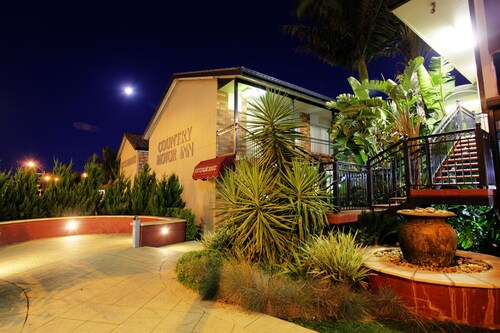 Cattleman's Country Motor Inn & Serviced Apartments