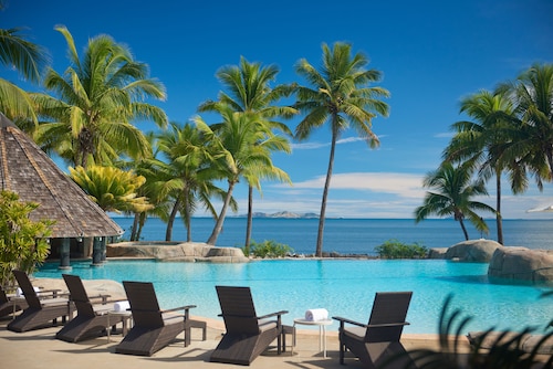 DoubleTree Resort by Hilton Hotel Fiji - Sonaisali Island