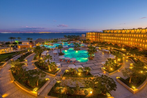 Strand Beach Resort