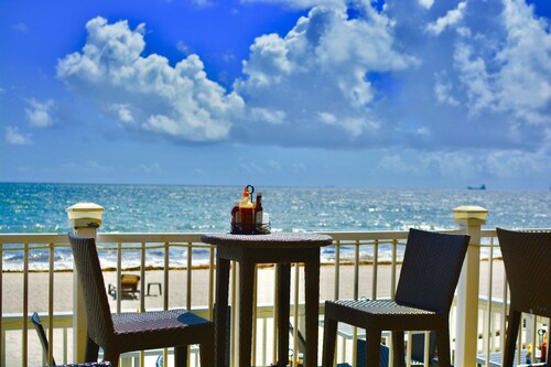 Sun Tower Hotel & Suites on the Beach
