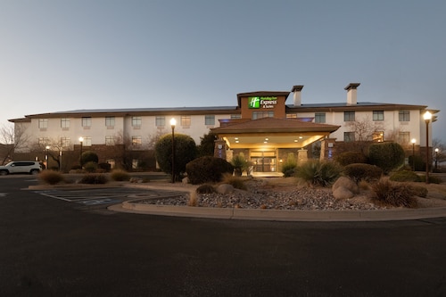 Holiday Inn Express & Suites St. George North - Zion, an IHG Hotel