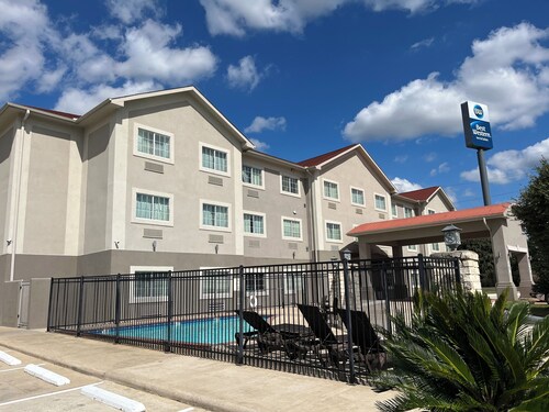 Best Western Cleveland Inn & Suites
