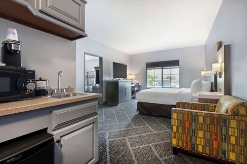 Best Western Plus Appleton Airport/Mall Hotel