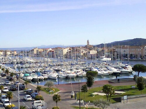 ibis Martigues