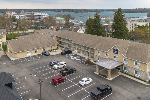 Comfort Inn & Suites Thousand Islands Harbour District
