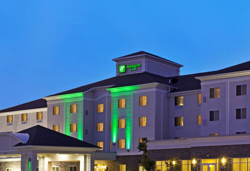 Holiday Inn Bloomington-Airport, an IHG Hotel