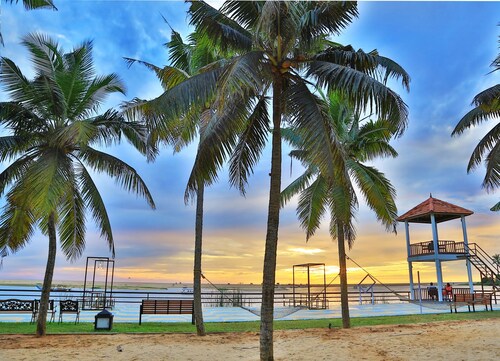 Estuary Sarovar Premiere , Poovar Island