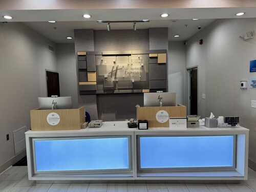 Holiday Inn Express Hotel & Suites Malvern by IHG