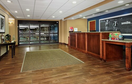 Hampton Inn & Suites Madisonville