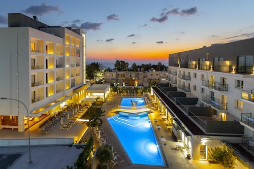 Anemi Hotel & Suites