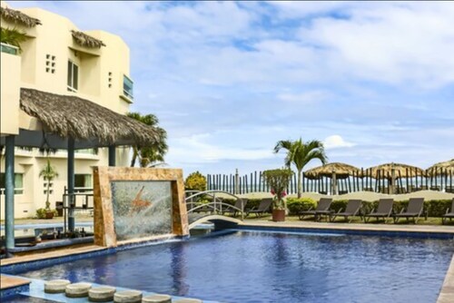 Artisan Family Hotels And Resorts Playa Esmeralda